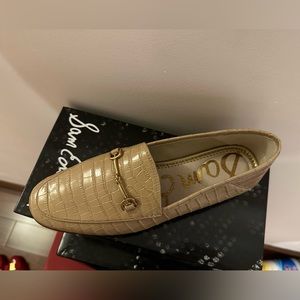 Sam Edelman  Loraine Croc-Embossed Loafers almond nude 7.5